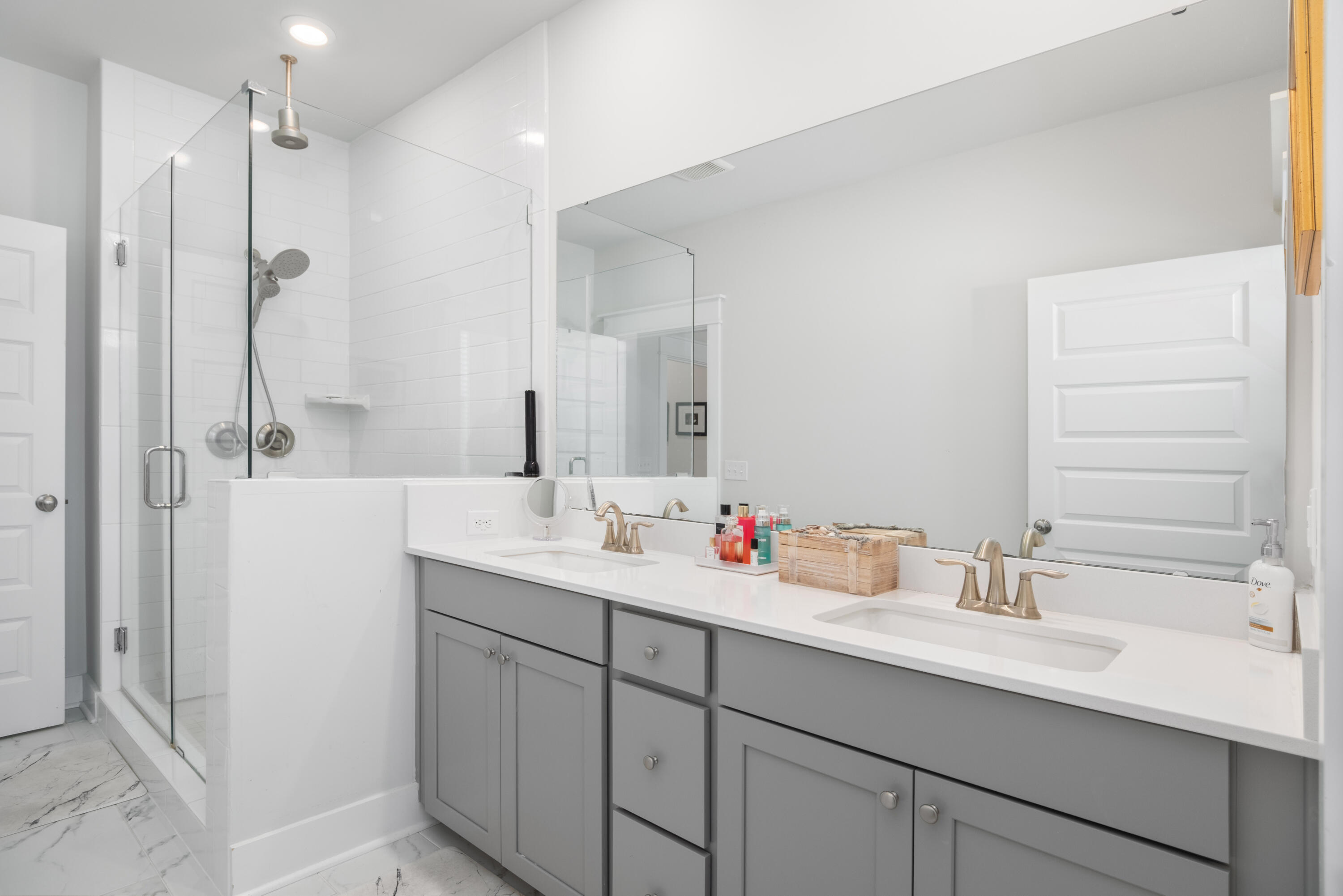 1616 Florentia St Mount Mount Pleasant, SC 29464 - Photo 20 of 38 Master bath