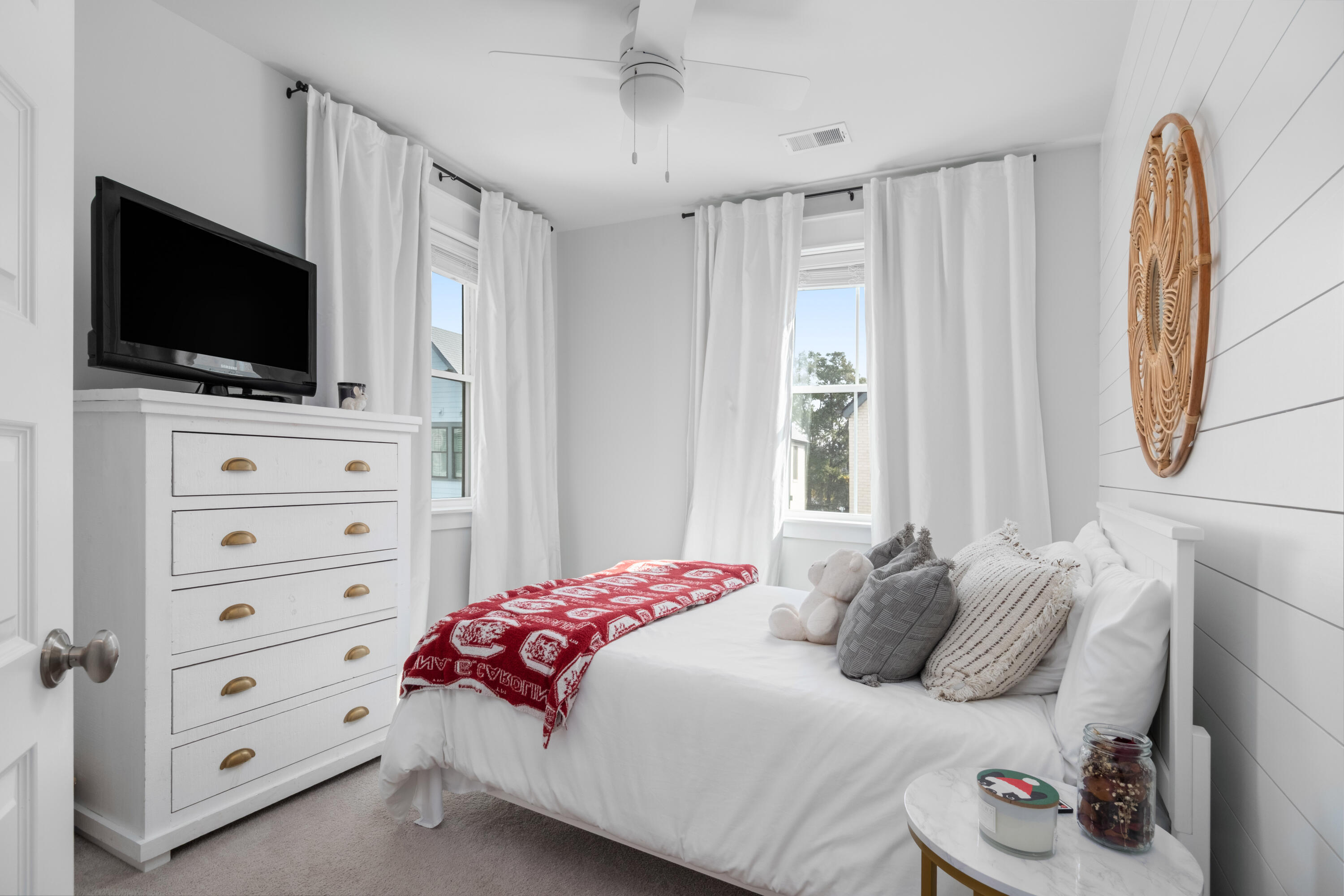 1616 Florentia St Mount Mount Pleasant, SC 29464 - Photo 23 of 38 2nd floor bedroom
