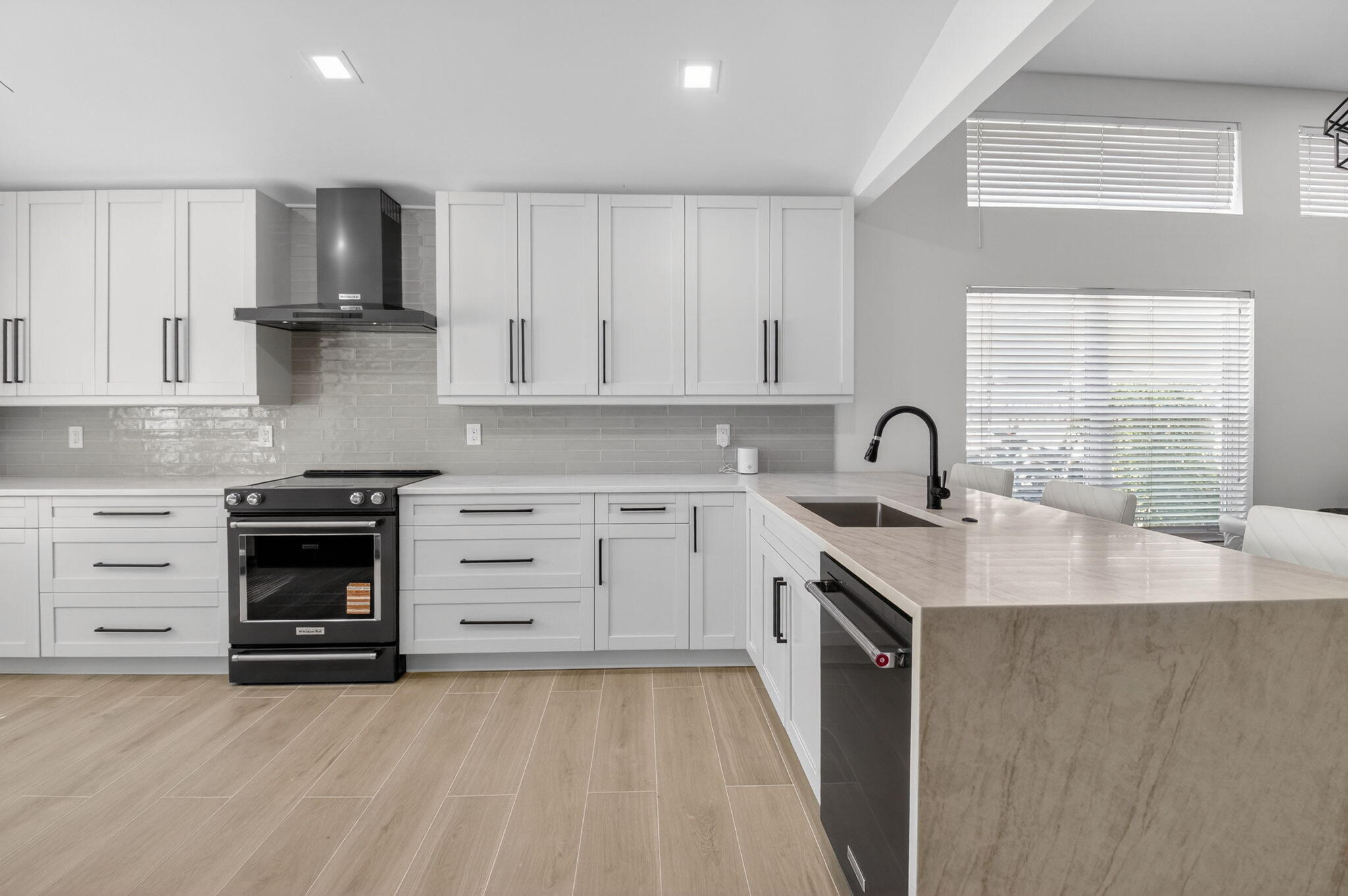 1095 Anchor Point Delray Beach, FL 33444 - Photo 6 of 80 6-web-or-mls-DSC_2466