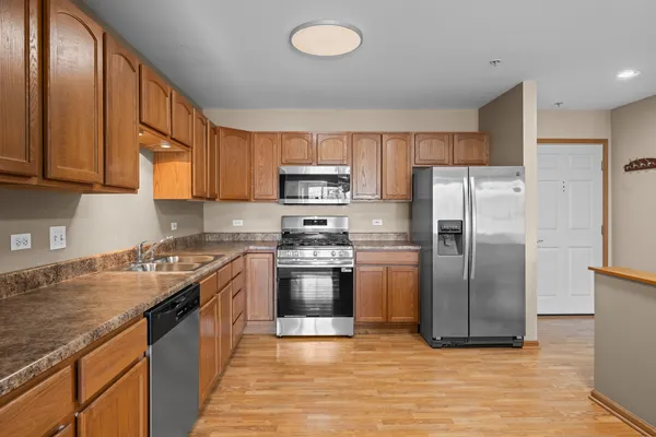 $320,000 | 100 Bokelman Street, Unit 330, Roselle, IL 60172