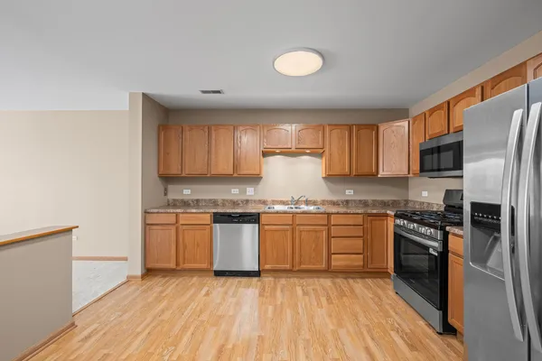 $320,000 | 100 Bokelman Street, Unit 330, Roselle, IL 60172