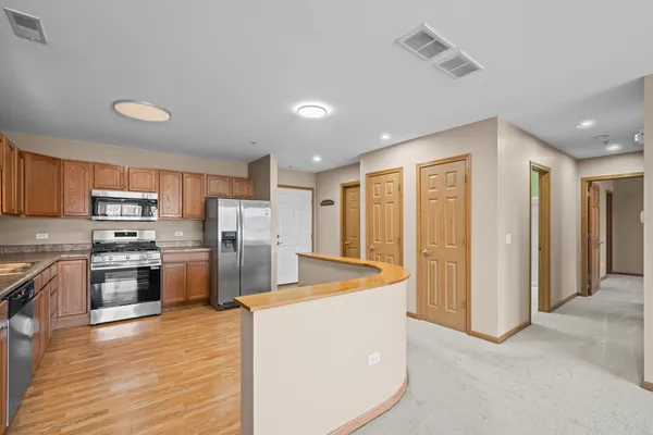 $320,000 | 100 Bokelman Street, Unit 330, Roselle, IL 60172