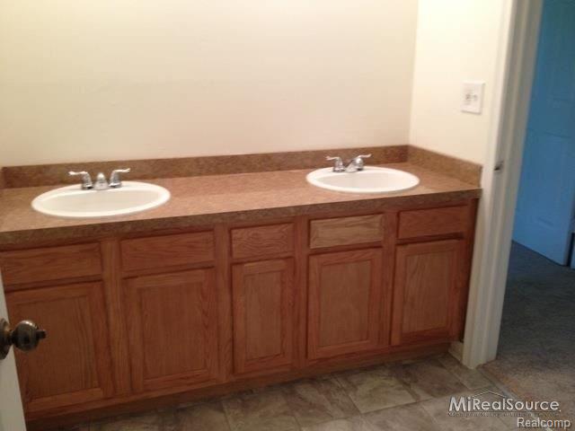49152 Card Road Macomb, MI 48044 - Photo 13 of 20 13.jpg