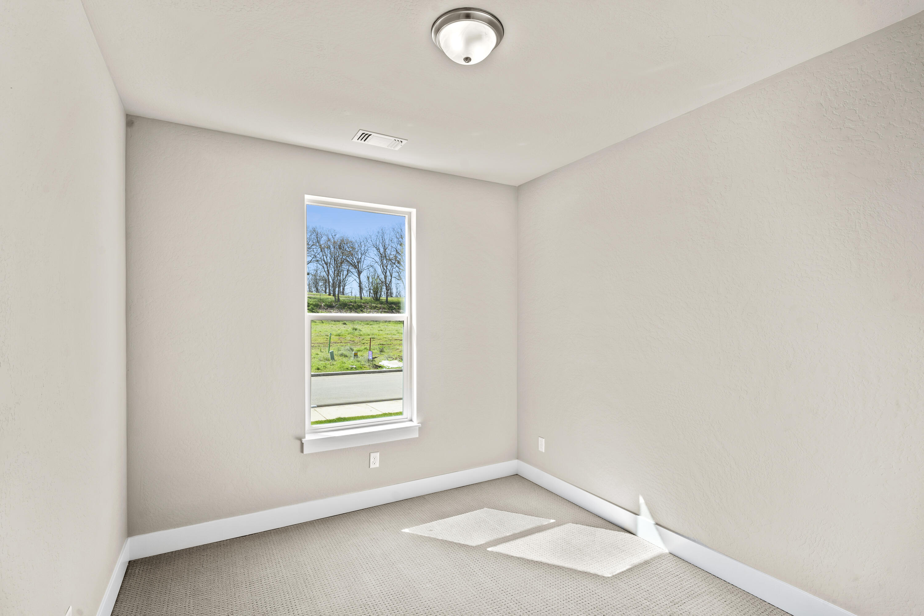 1170 Pumpkin Ridge, Unit 331 Eagle Point, OR 97524 - Photo 18 of 22 18