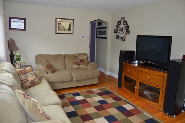 3 Tremlett Road Billerica, MA 01821 - Photo 3 of 11