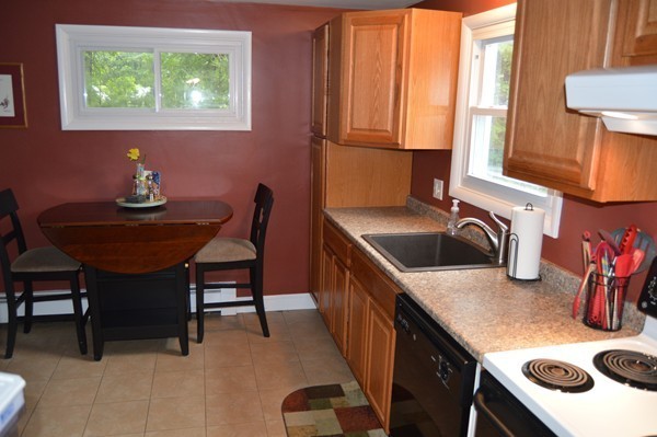 3 Tremlett Road Billerica, MA 01821 - Photo 5 of 11
