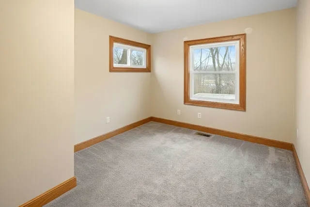 $2,850 | 1414 West North East Shore Drive, Holiday Hills, IL 60051