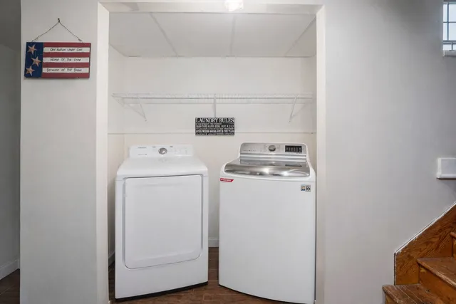 $2,850 | 1414 West North East Shore Drive, Holiday Hills, IL 60051