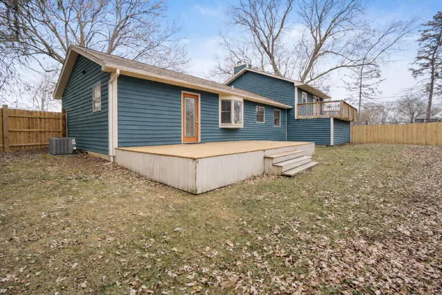 $2,850 | 1414 West North East Shore Drive, Holiday Hills, IL 60051