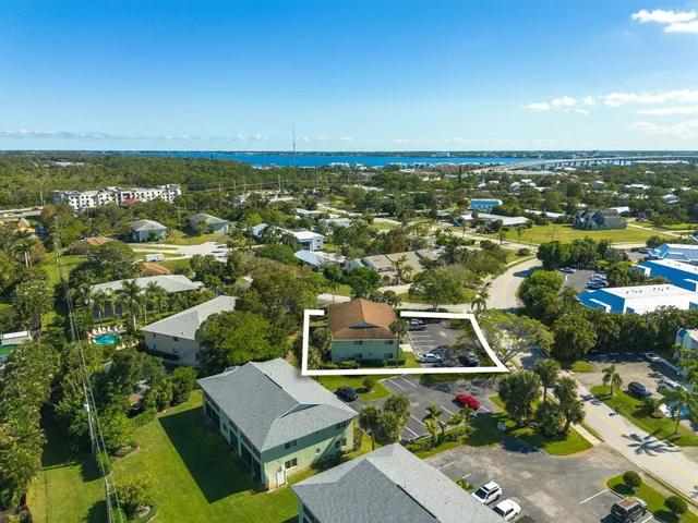 $1,850 | 983 Northwest Spruce Ridge Drive, Unit 4, Stuart, FL 34994