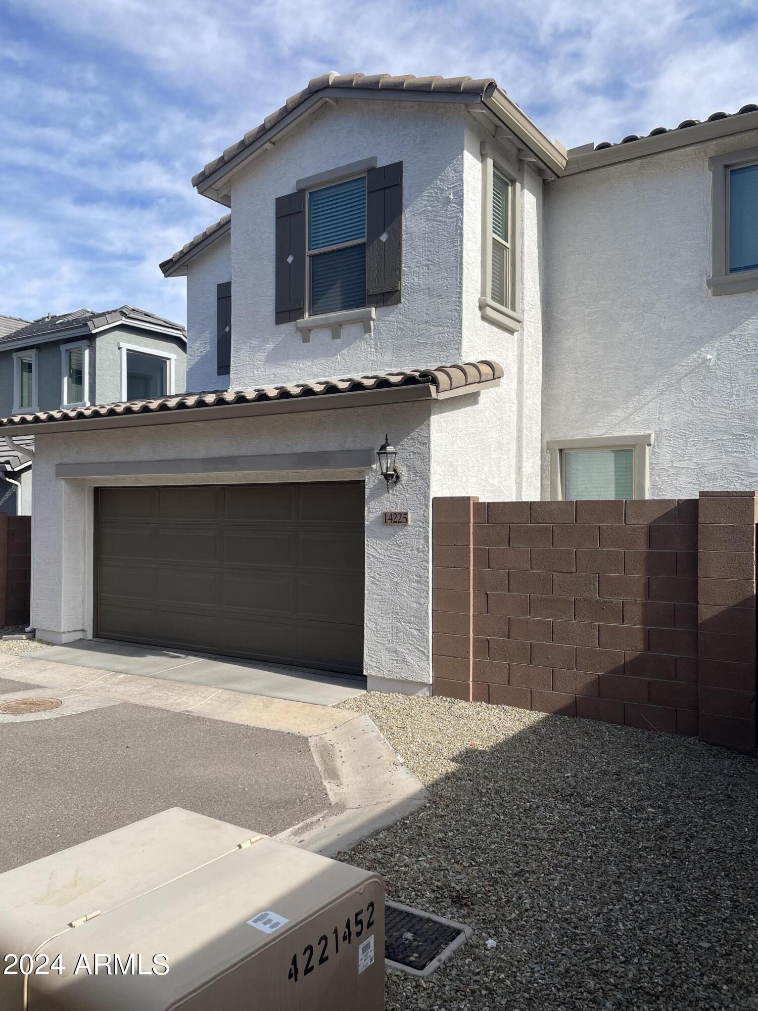 14225 West Bronco Trail Surprise, AZ 85387 - Photo 4 of 18 IMG_1974