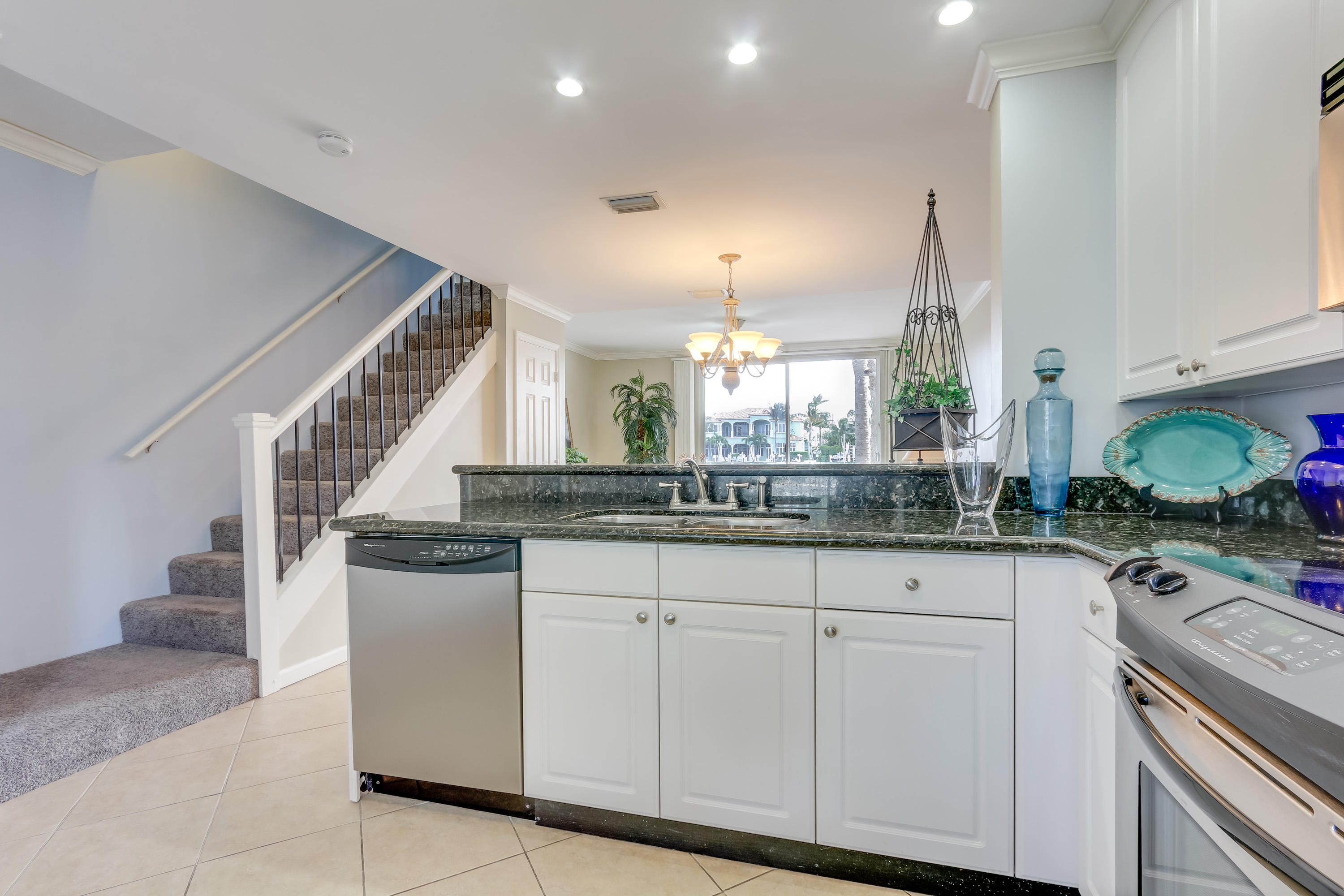 940 Jeffery Street Boca Raton, FL 33487 - Photo 8 of 45 Untitled-5