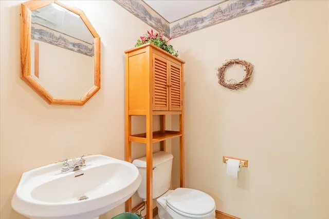 $549,000 | 5897 Country Meadow Lane, Clinton, IL 61727