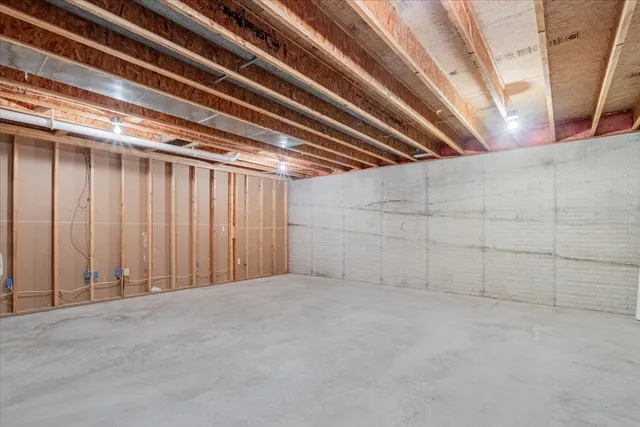 $549,000 | 5897 Country Meadow Lane, Clinton, IL 61727