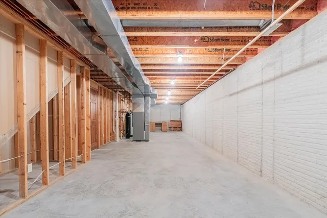 $549,000 | 5897 Country Meadow Lane, Clinton, IL 61727