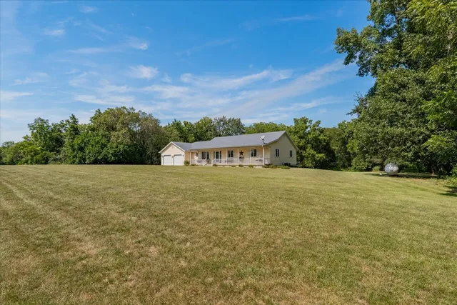 $549,000 | 5897 Country Meadow Lane, Clinton, IL 61727