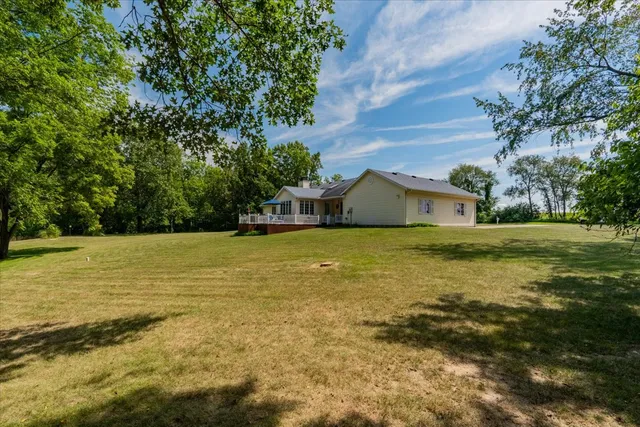 $529,900 | 5897 Country Meadow Lane, Clinton, IL 61727