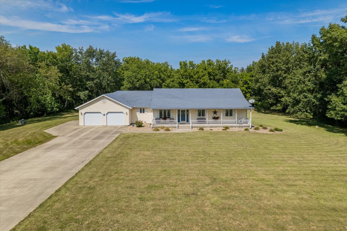 5897 Country Meadow Lane Clinton, IL 61727 - Photo 43 of 59