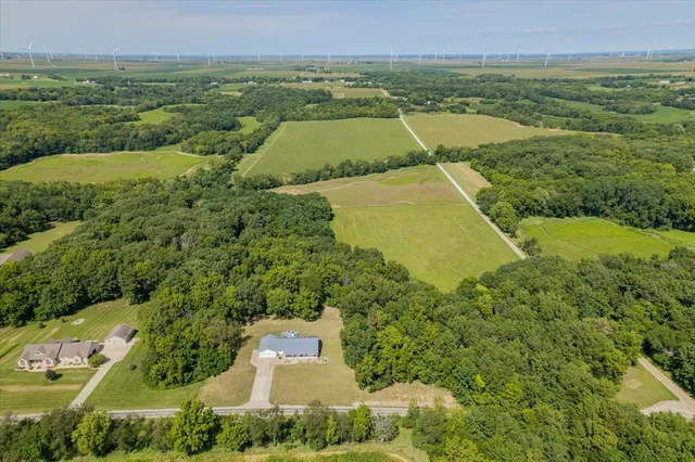 $529,900 | 5897 Country Meadow Lane, Clinton, IL 61727