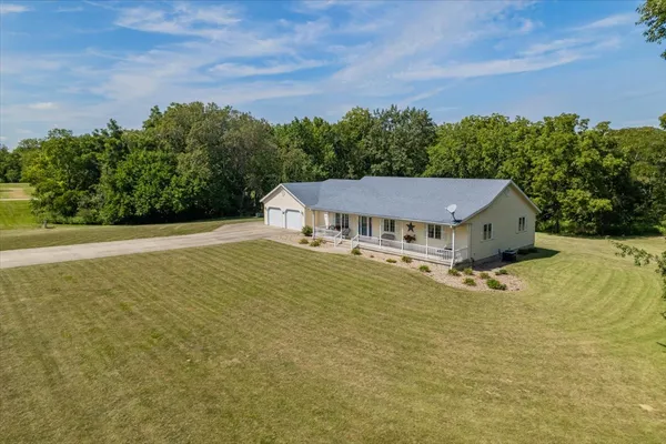 $500,000 | 5897 Country Meadow Lane, Clinton, IL 61727