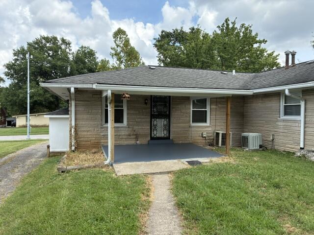 132 Greenbriar Road Lexington, KY 40503 - Photo 2 of 9 IMG_2635