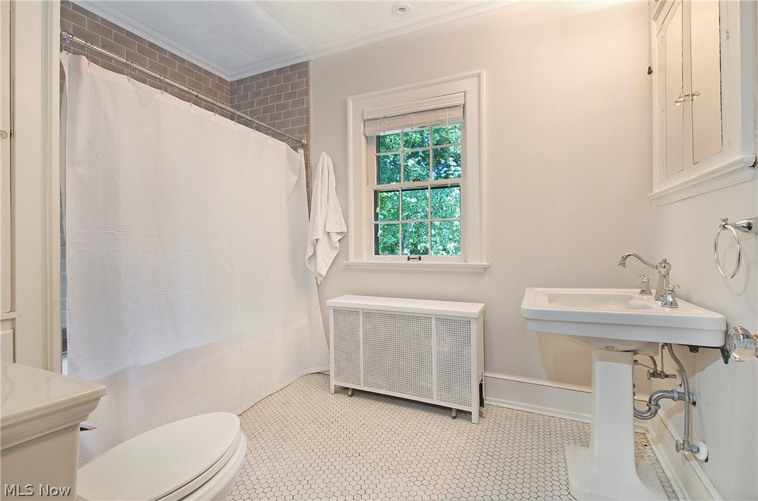 2677 Berkshire Road Cleveland, OH 44106 - Photo 21 of 35