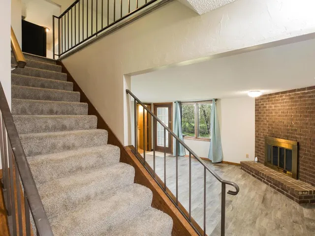 $2,400 | 23622 Smithtown Road, Excelsior, MN 55331