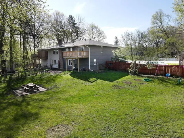 $2,400 | 23622 Smithtown Road, Excelsior, MN 55331