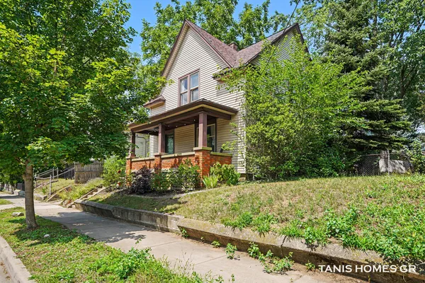 $279,900 | 1121 Baxter Street Southeast, Grand Rapids, MI 49506