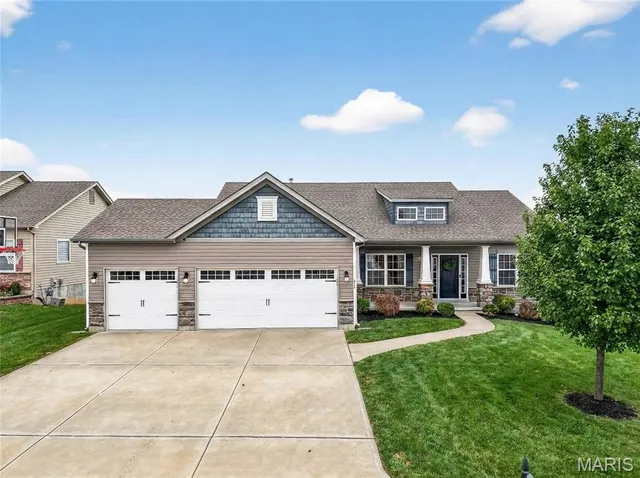 $380,000 | 417 San Antonio Drive, Moscow Mills, MO 63362