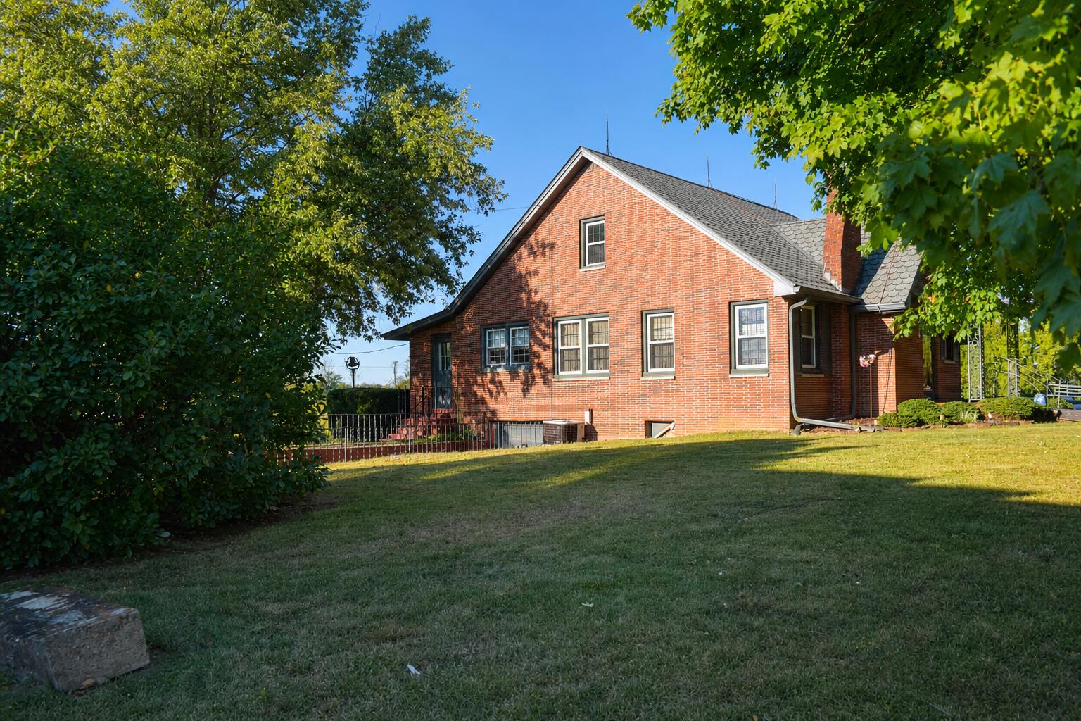 9930 Mt Sterling Road Winchester, KY 40391 - Photo 8 of 37 9930-Mt-Sterling-Rd_08_active