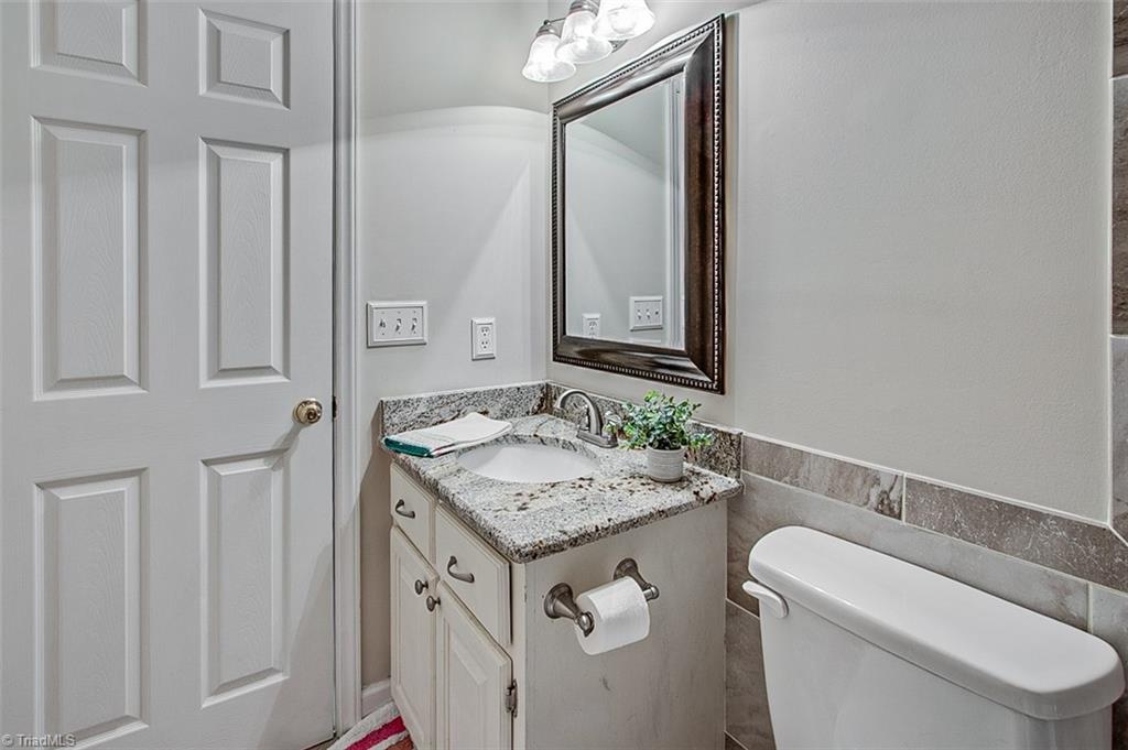 4398 Hoover Hill Road Trinity, NC 27370 - Photo 28 of 38 Upstairs bathroom