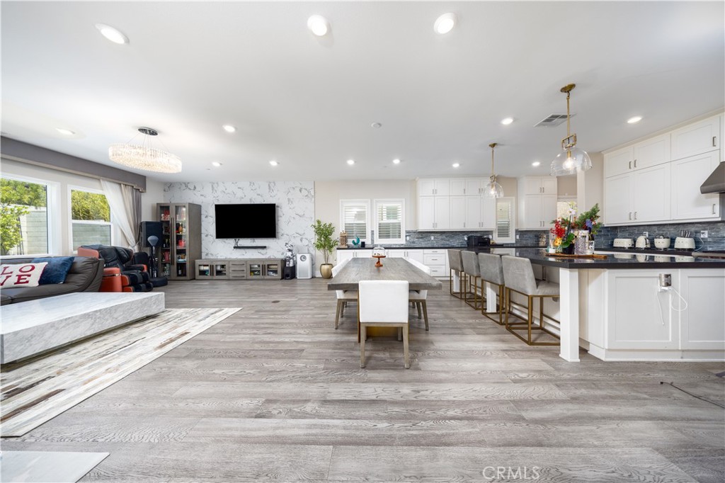 81 Ray Irvine, CA 92618 - Photo 3 of 40