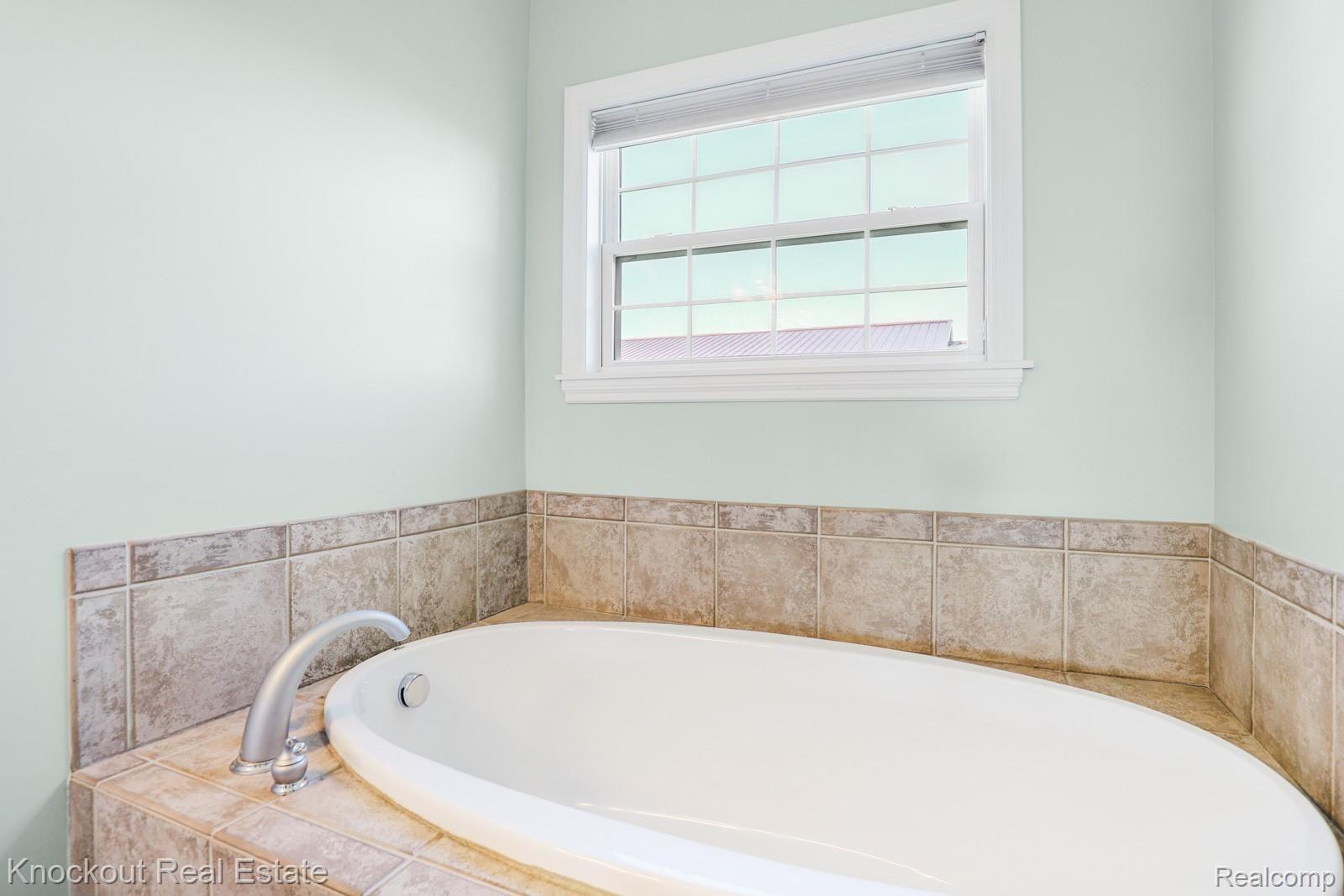 2718 Burns Road Munger, MI 48747 - Photo 25 of 82 2718 Burns Munger Interiors-22.jpg