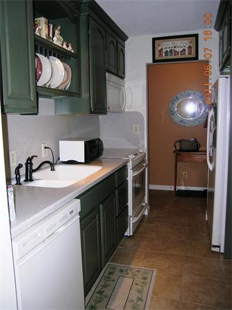 324 Russell Road, Unit 108 Westfield, MA 01085 - Photo 3 of 12 Gallery Image 3