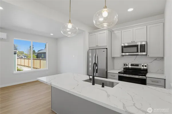 $549,950 | 5128 North 39th Street, Unit B, Tacoma, WA 98407