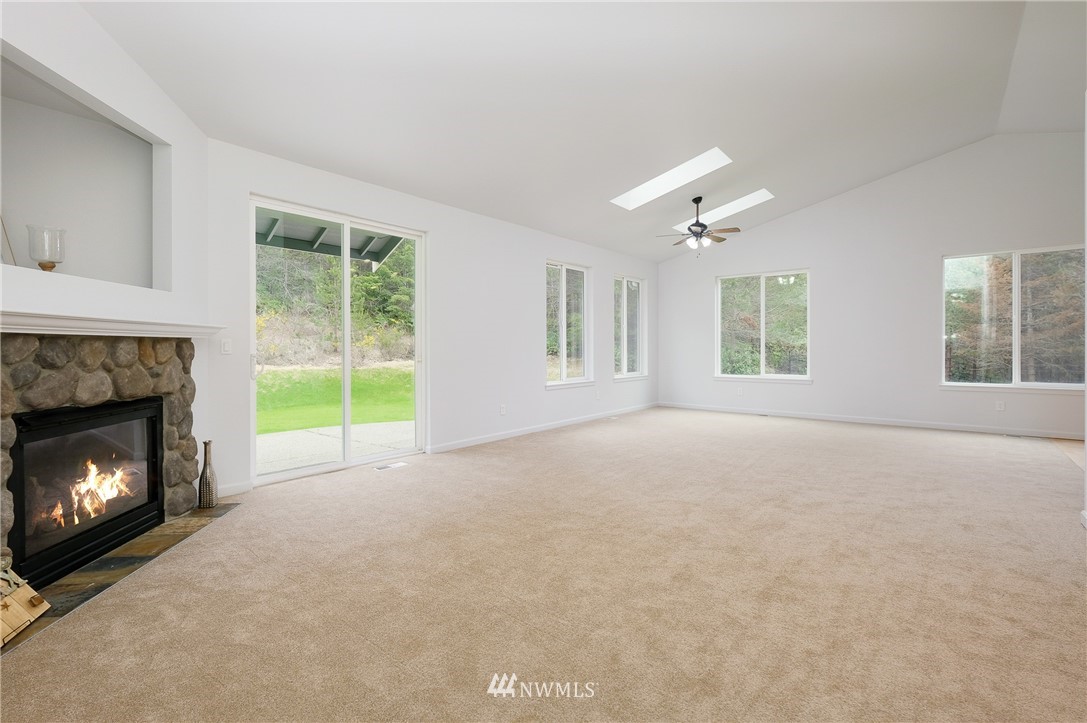 6302 Southwest Cliff Ridge Way Port Orchard, WA 98367 - Photo 11 of 39 Gallery Image 11