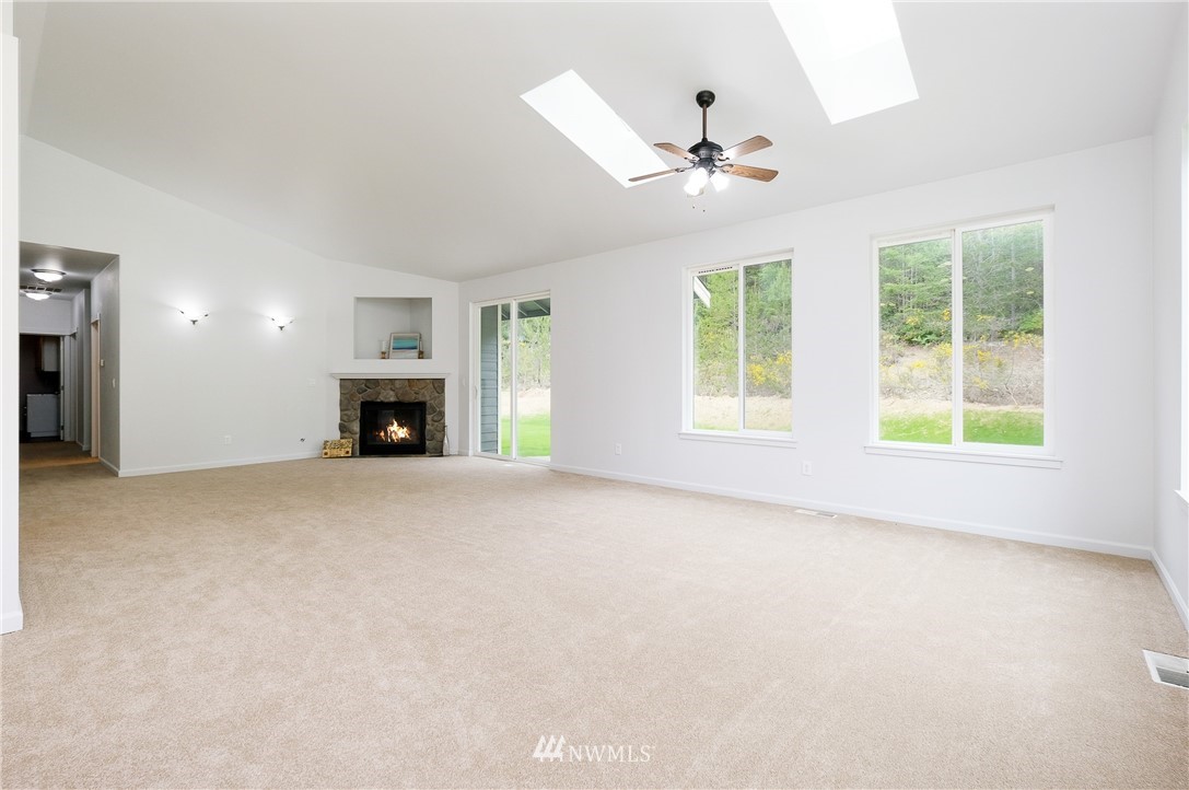 6302 Southwest Cliff Ridge Way Port Orchard, WA 98367 - Photo 12 of 39 Gallery Image 12