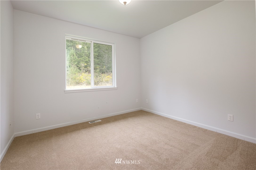 6302 Southwest Cliff Ridge Way Port Orchard, WA 98367 - Photo 14 of 39 Gallery Image 14