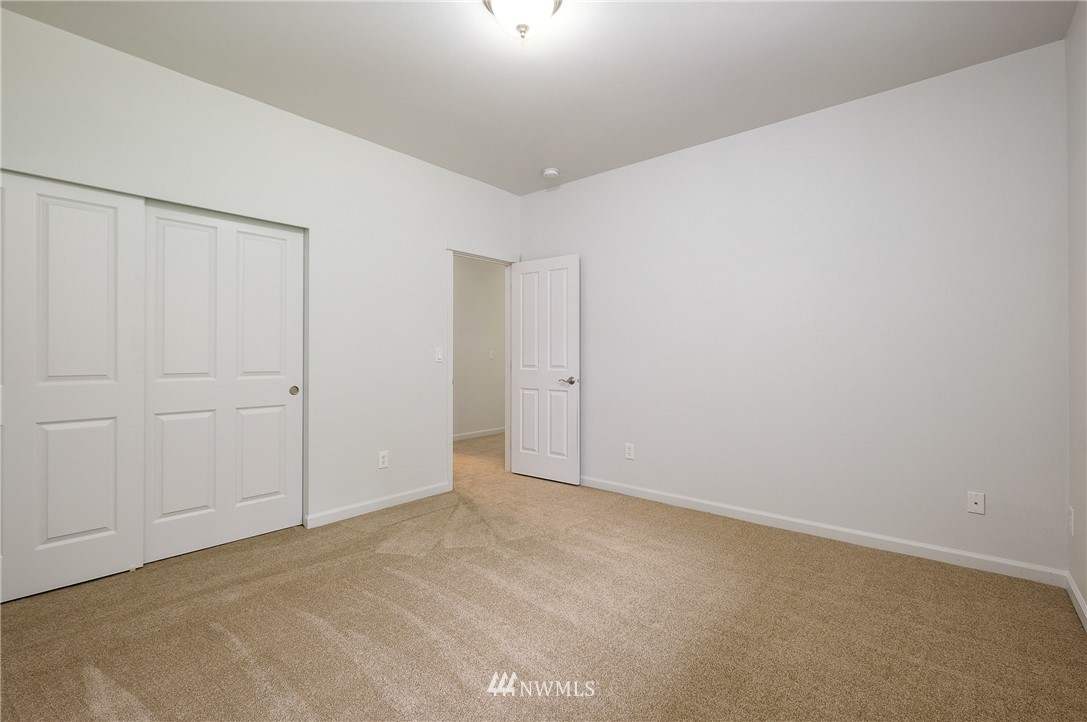 6302 Southwest Cliff Ridge Way Port Orchard, WA 98367 - Photo 17 of 39 Gallery Image 17