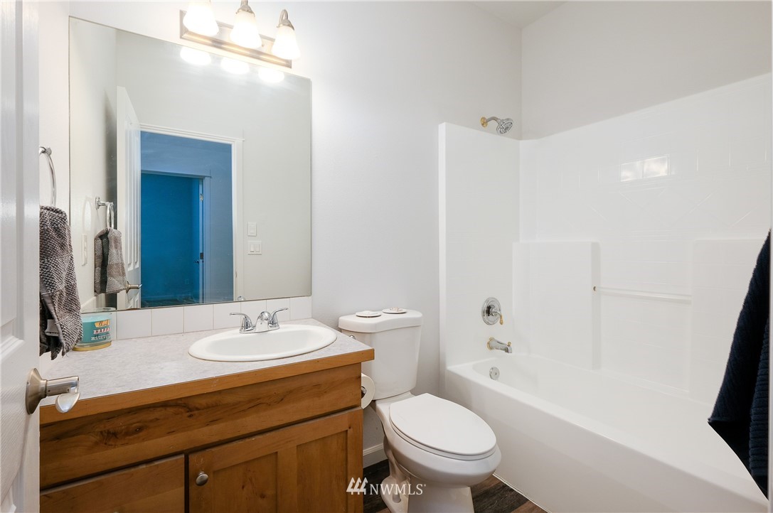 6302 Southwest Cliff Ridge Way Port Orchard, WA 98367 - Photo 18 of 39 Gallery Image 18