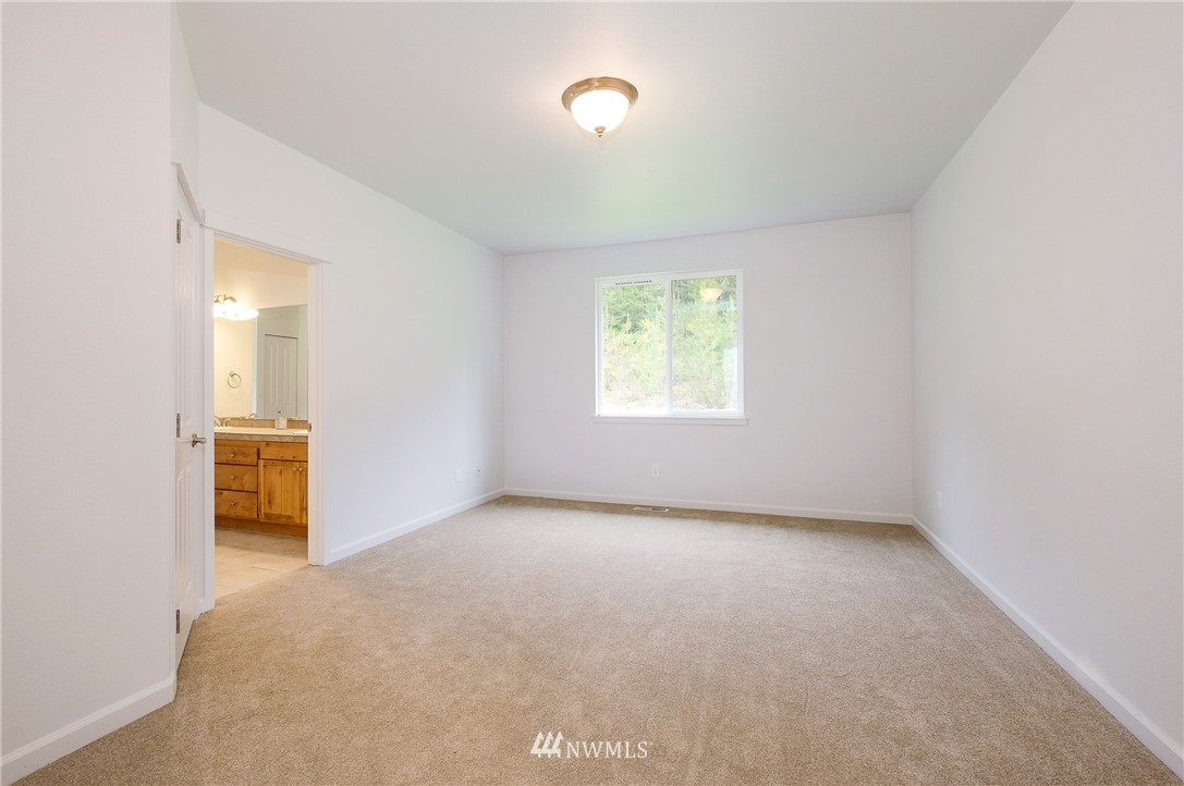 6302 Southwest Cliff Ridge Way Port Orchard, WA 98367 - Photo 20 of 39 Gallery Image 20