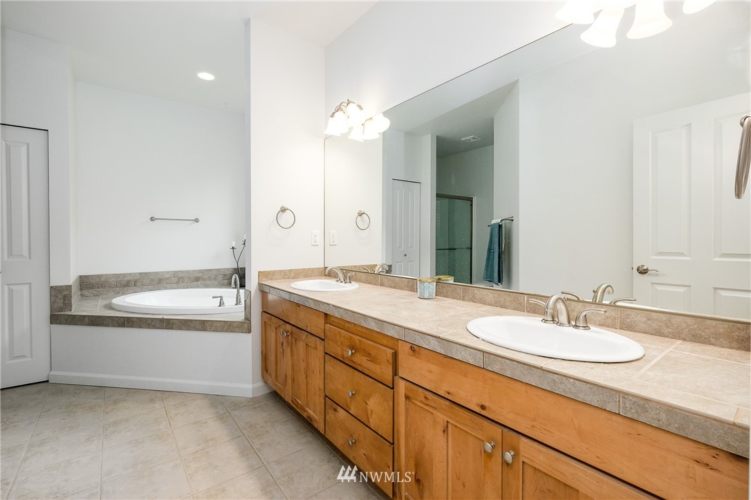 6302 Southwest Cliff Ridge Way Port Orchard, WA 98367 - Photo 23 of 39 Gallery Image 23