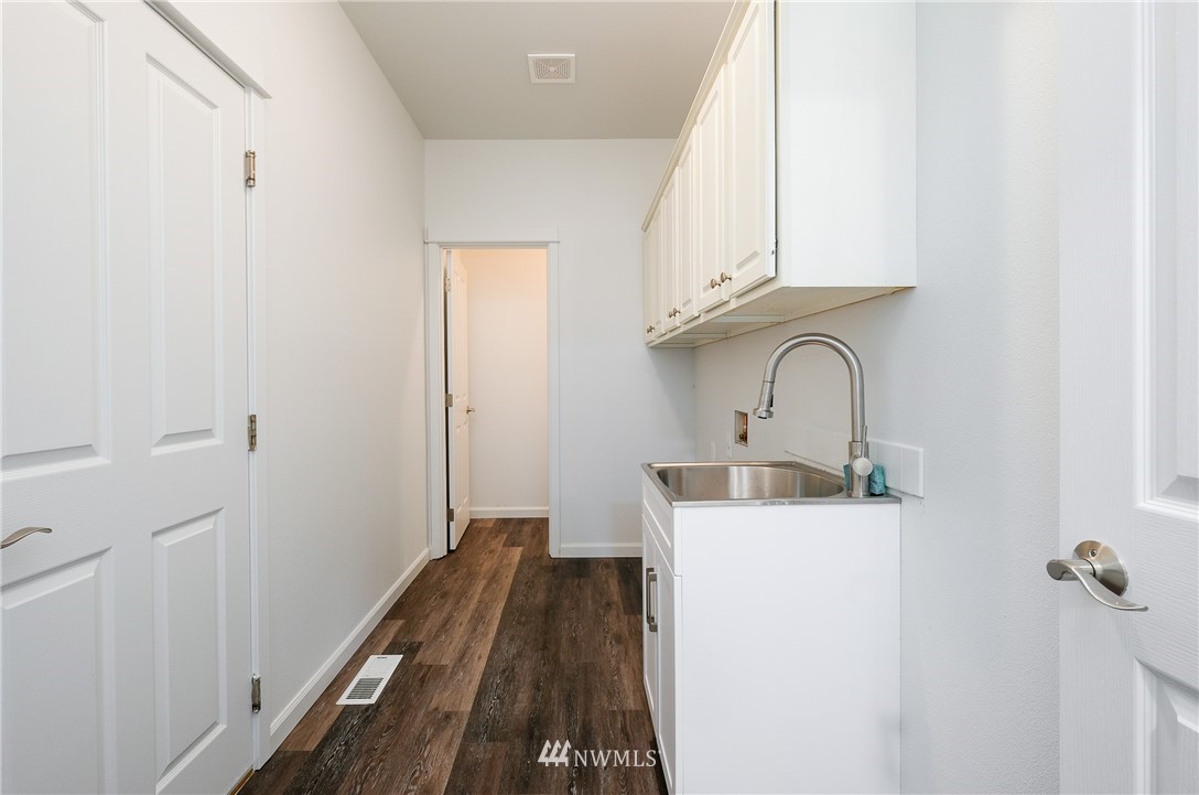 6302 Southwest Cliff Ridge Way Port Orchard, WA 98367 - Photo 26 of 39 Gallery Image 26