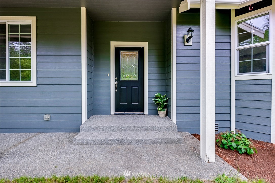 6302 Southwest Cliff Ridge Way Port Orchard, WA 98367 - Photo 5 of 39 Gallery Image 5