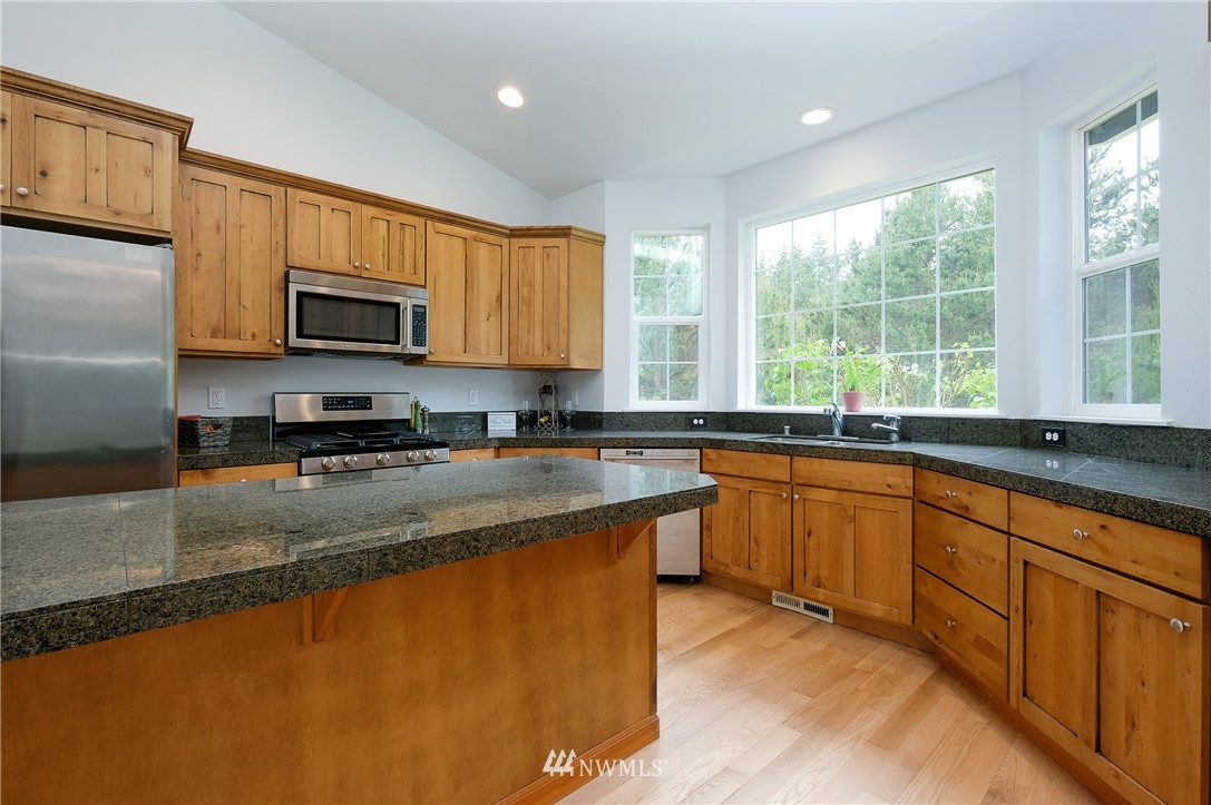 6302 Southwest Cliff Ridge Way Port Orchard, WA 98367 - Photo 7 of 39 Gallery Image 7