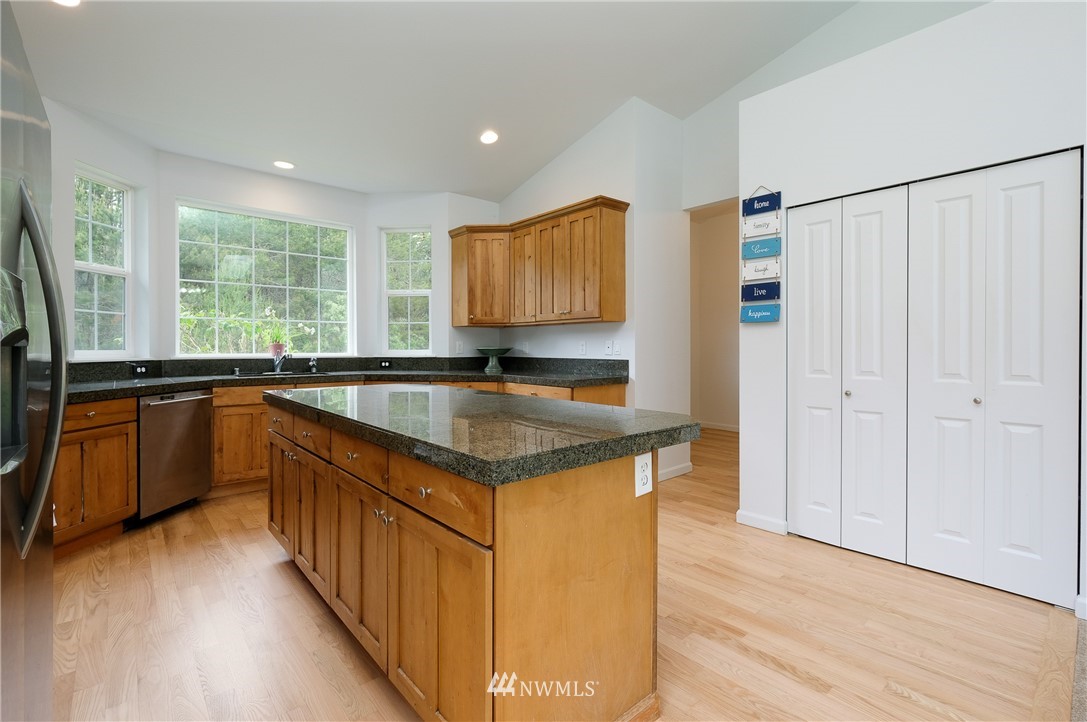 6302 Southwest Cliff Ridge Way Port Orchard, WA 98367 - Photo 8 of 39 Gallery Image 8