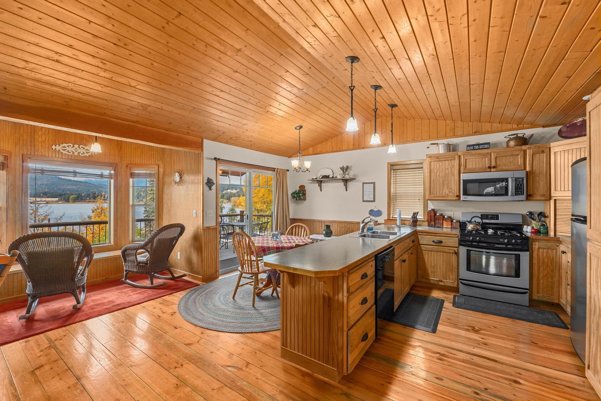 33092 Southeast Van Dissel Rd Valley Valley, WA 99181 - Photo 5 of 27