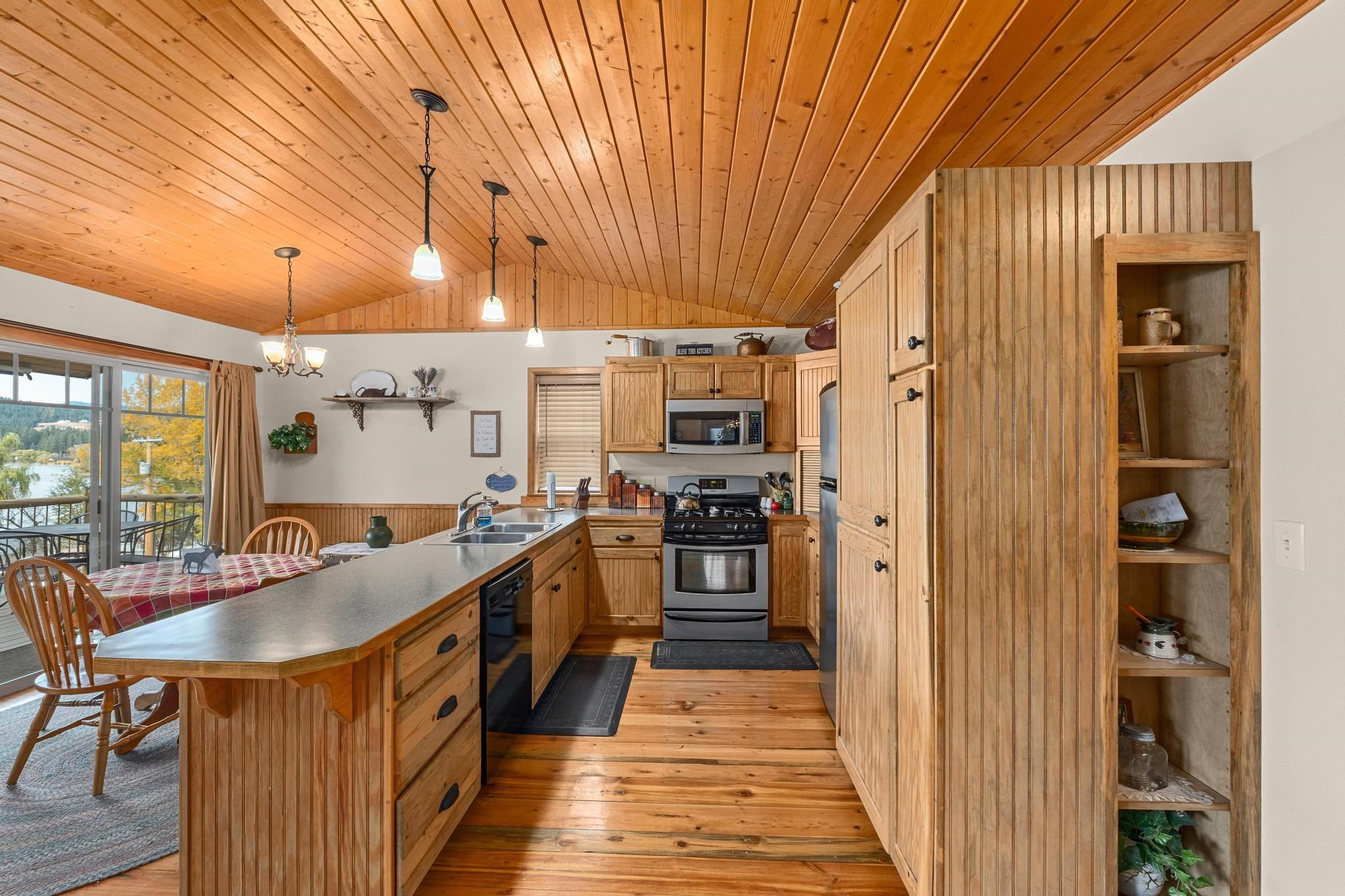 33092 Southeast Van Dissel Rd Valley Valley, WA 99181 - Photo 8 of 27