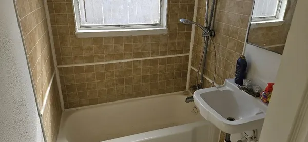 $700 | 218 West 44th Street, Unit 7, Houston, TX 77018